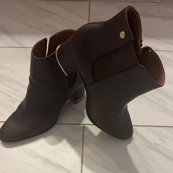 Calvin Klein - Picture 4 of 4